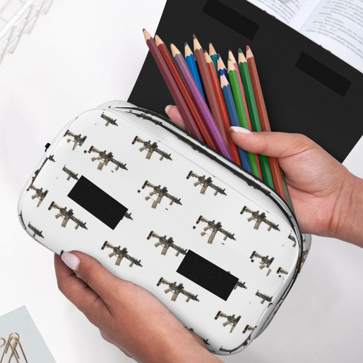 AR-15 タンカラー迷彩柄のペンケース - 男の子・女の子 - Tan Stationery & Office Supply のレビューと価格