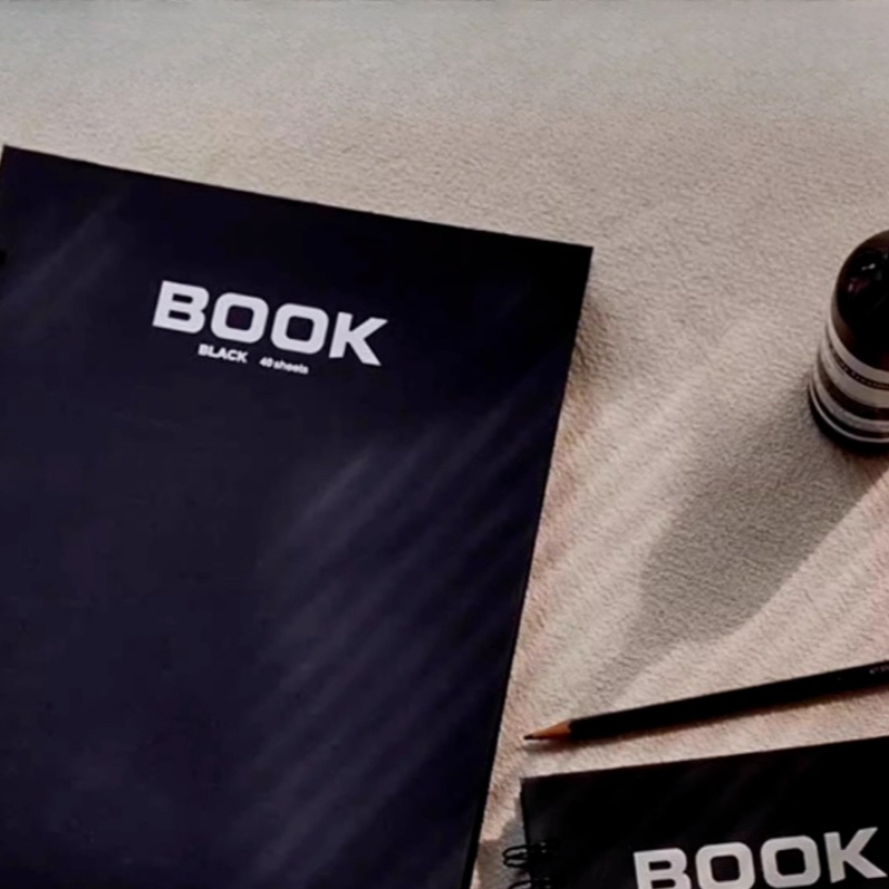 A4サイズ、黒色のカード紙を使用したスケッチブック。両面リン - Art Sketchbook Ring のレビューと価格