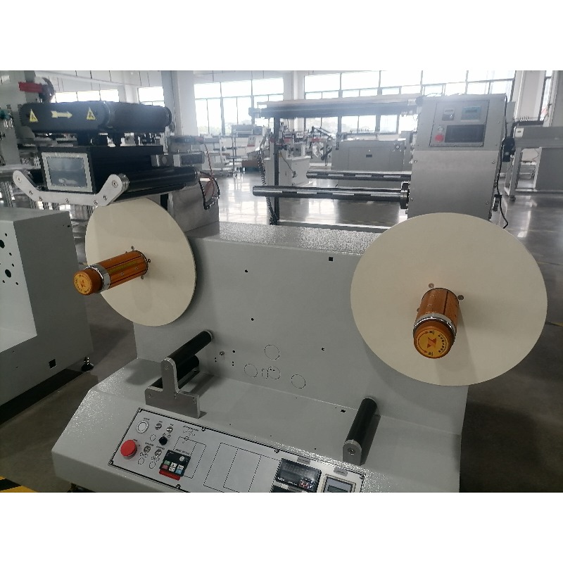 高精度自動巻き戻し機。デジタルカウンター付きで、自己接着性ラ - Sticker Label Roll のレビューと価格